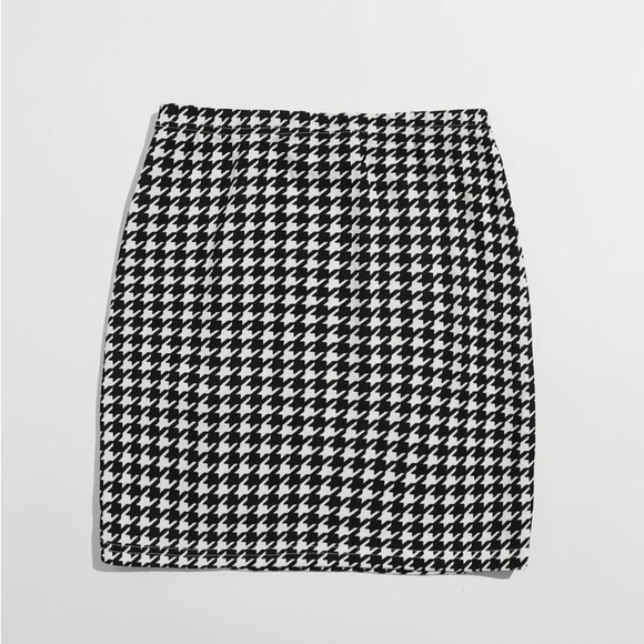 Houndstooth mini skirt - Picture 4 of 4